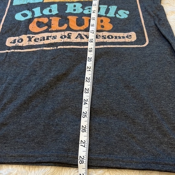 Official Member Old Balls Club 40 Years of Awesome Graphic T-shirt Size Medium - Picture 5 of 5